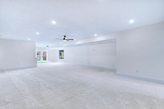 702 S Thornridge Drive, Springfield, MO 65809