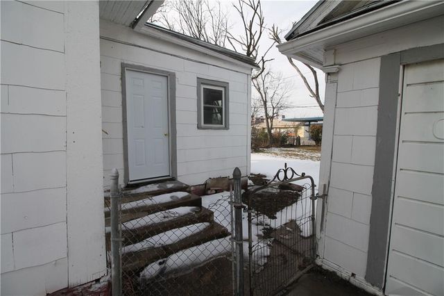 910 W 9th Street, Coffeyville, KS 67337