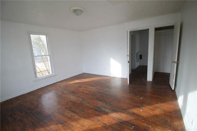 910 W 9th Street, Coffeyville, KS 67337