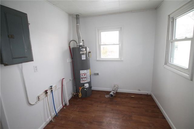 910 W 9th Street, Coffeyville, KS 67337