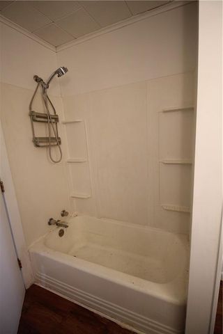 910 W 9th Street, Coffeyville, KS 67337