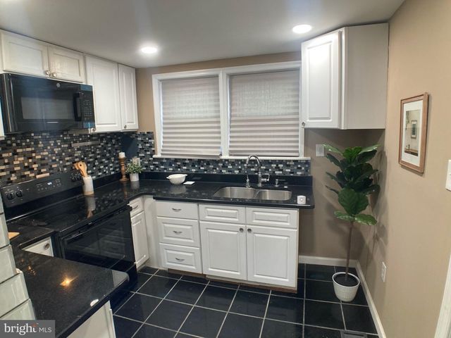 2060 E ORLEANS ST, Philadelphia, PA 19134