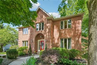 130 Village Dr, Cranberry Twp, PA 16066
