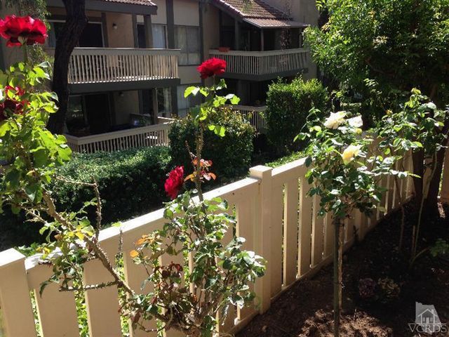 245 Oakleaf Drive 104, Thousand Oaks, CA 91360