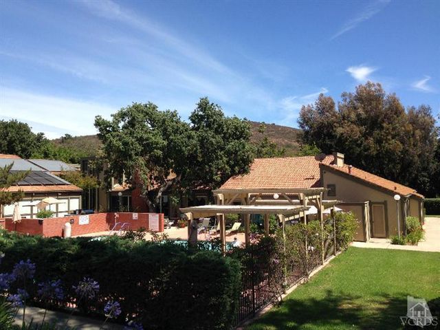 245 Oakleaf Drive 104, Thousand Oaks, CA 91360