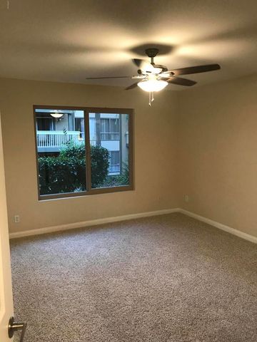 245 Oakleaf Drive 104, Thousand Oaks, CA 91360