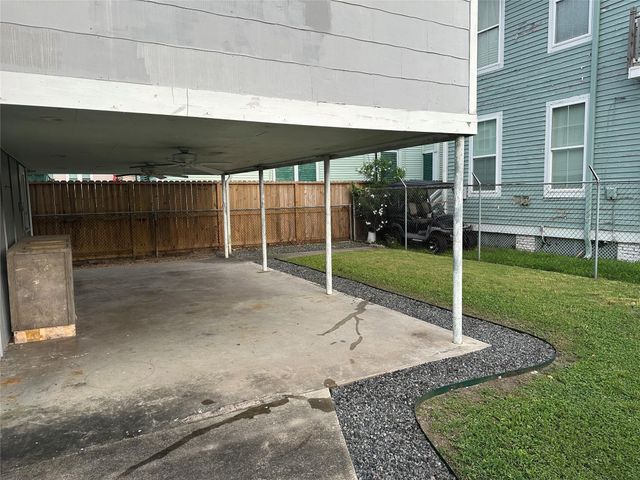 2009 30th Street Upper, Galveston, TX 77550