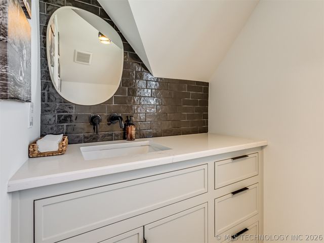 107 Lower Green Way, Carlton Landing, OK 74432