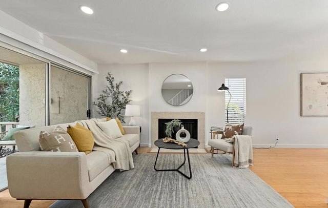 125 Connemara Way 104, Sunnyvale, CA 94087