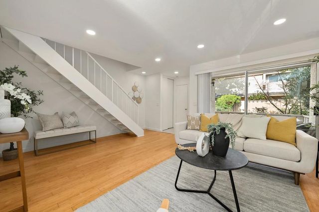 125 Connemara Way 104, Sunnyvale, CA 94087