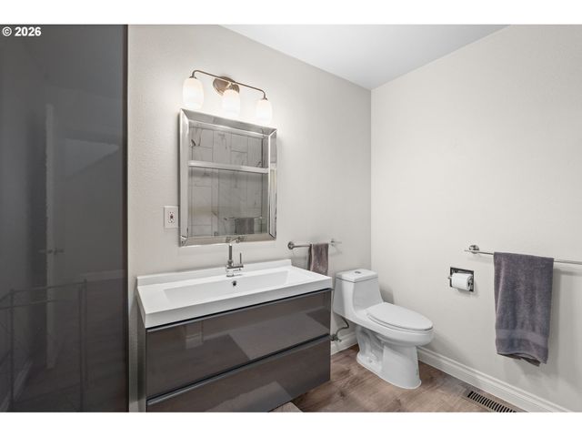 604 N HAYDEN BAY Dr, Portland, OR 97217