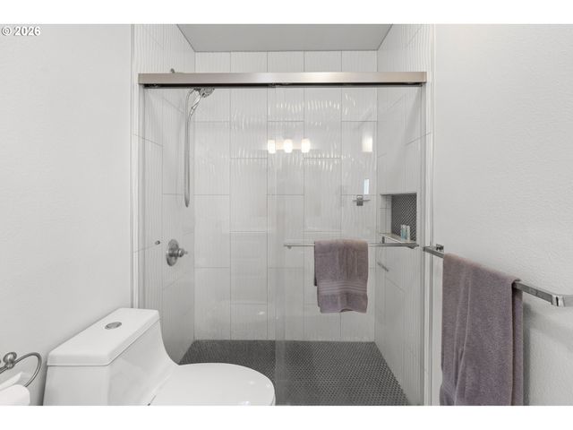 604 N HAYDEN BAY Dr, Portland, OR 97217