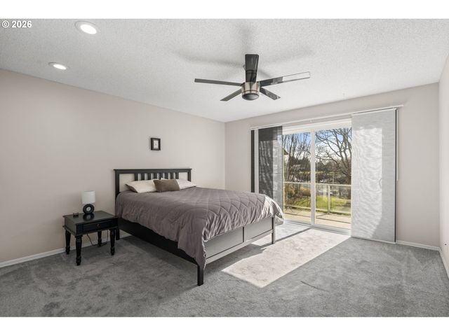 604 N HAYDEN BAY Dr, Portland, OR 97217