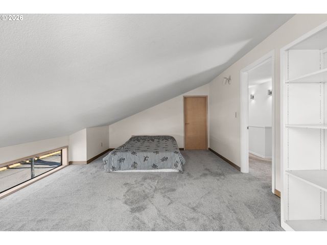 604 N HAYDEN BAY Dr, Portland, OR 97217