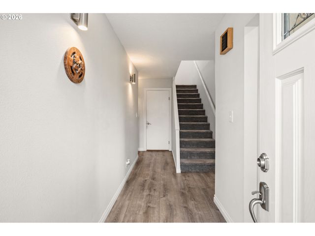 604 N HAYDEN BAY Dr, Portland, OR 97217