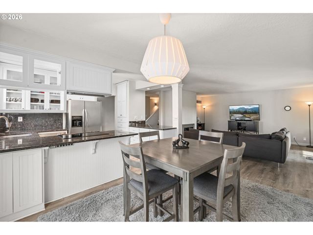 604 N HAYDEN BAY Dr, Portland, OR 97217