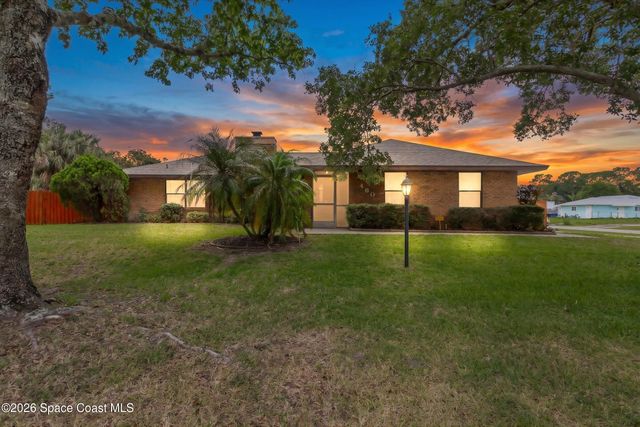 460 Neptune Drive NE, Palm Bay, FL 32907