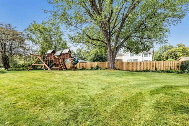 529 ARROWHEAD DRIVE, Green Bay, WI 54301