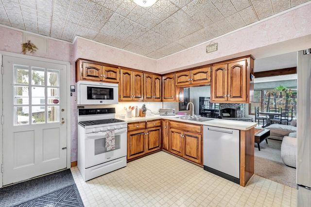 529 ARROWHEAD DRIVE, Green Bay, WI 54301