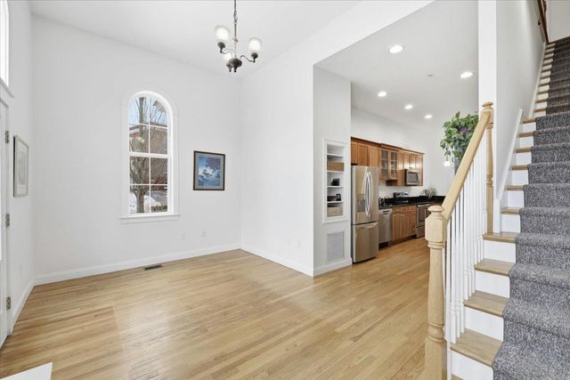 14 Knight St Apt 2, Concord, NH 03301