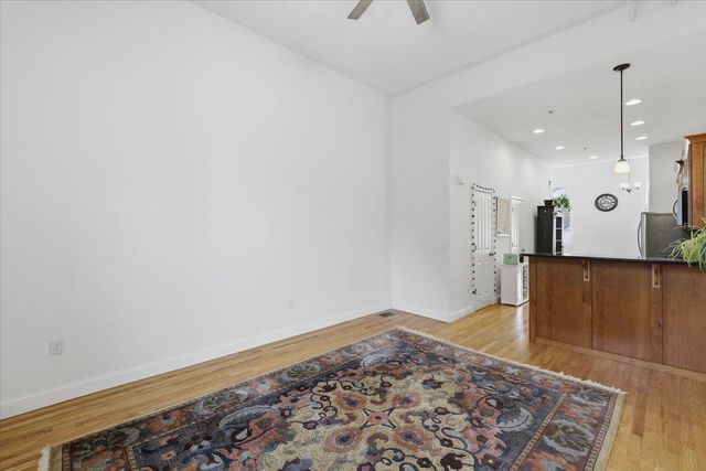 14 Knight St Apt 2, Concord, NH 03301