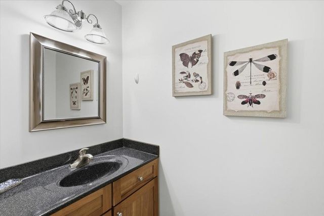 14 Knight St Apt 2, Concord, NH 03301