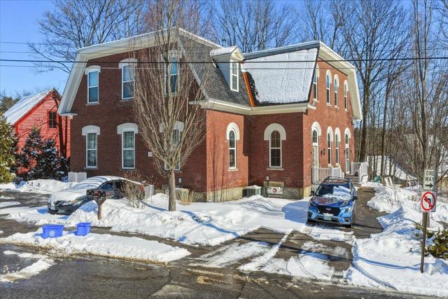 14 Knight St Apt 2, Concord, NH 03301