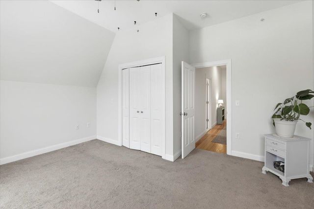 14 Knight St Apt 2, Concord, NH 03301