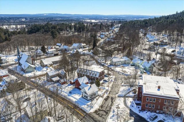 14 Knight St Apt 2, Concord, NH 03301