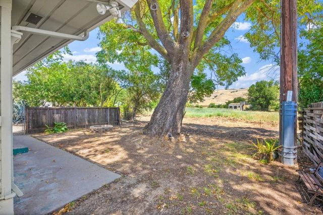 584 Monterey Road, Morgan Hill, CA 95037