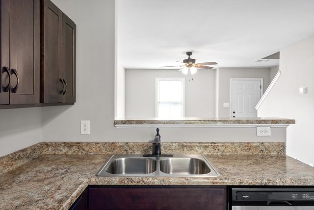 272 Smithson Ln Unit D, Clarksville, TN 37040