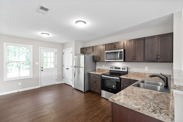 272 Smithson Ln Unit D, Clarksville, TN 37040