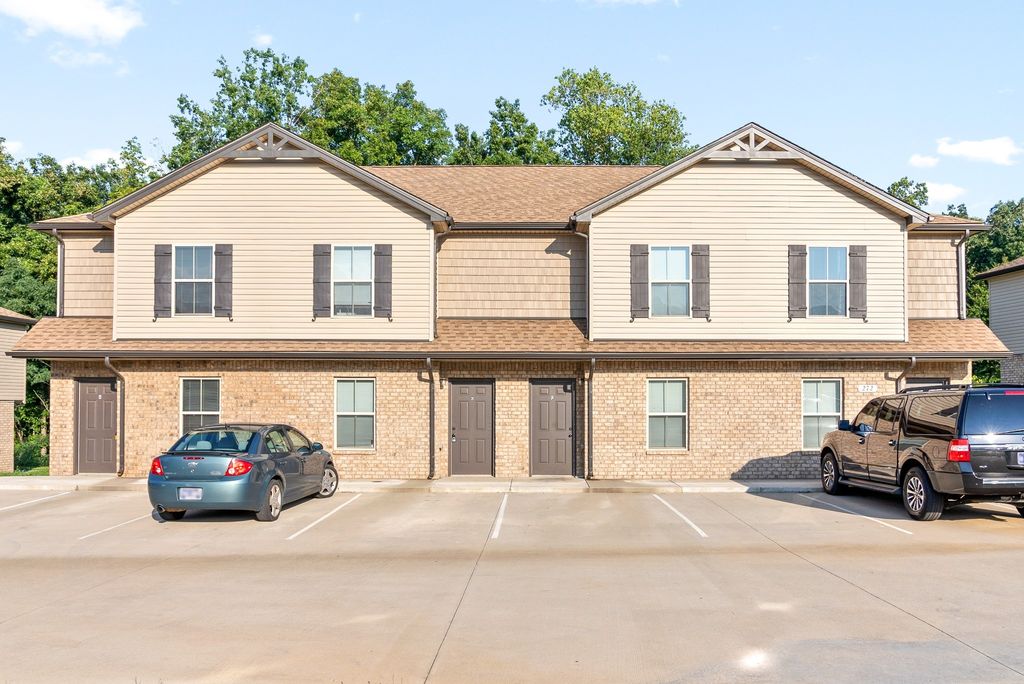 272 Smithson Ln Unit D, Clarksville, TN 37040