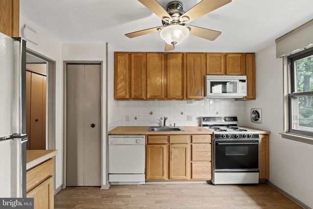26 DOGWOOD LN, Blackwood, NJ 08012