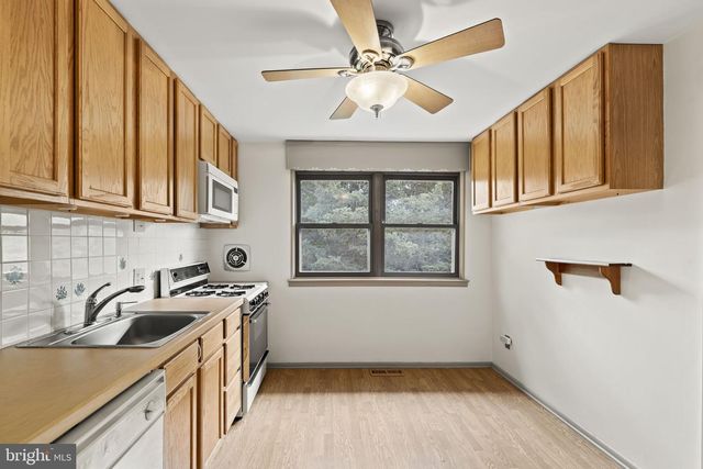 26 DOGWOOD LN, Blackwood, NJ 08012