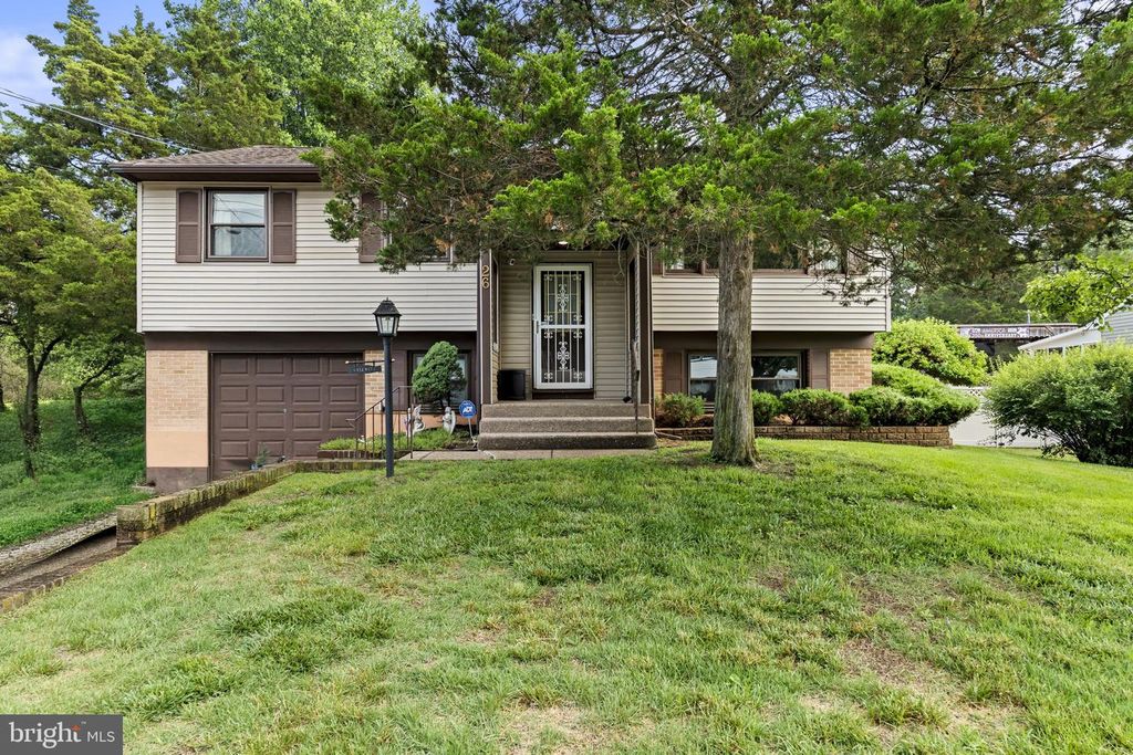 26 DOGWOOD LN, Blackwood, NJ 08012