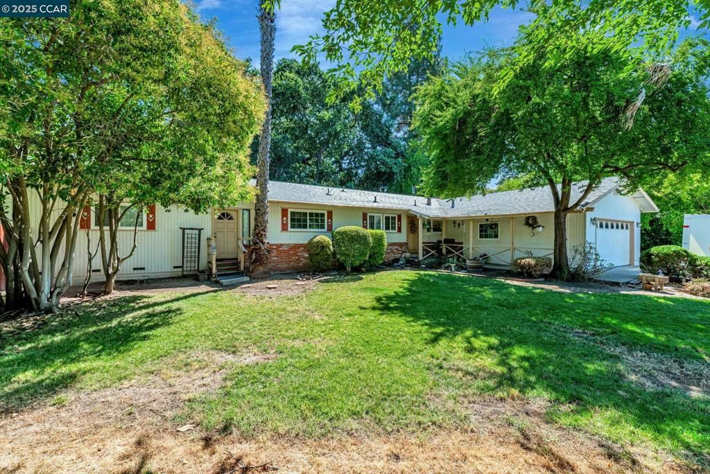 1971 Emerald St, Concord, CA 94518