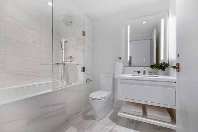 150 Seaport Blvd C, Boston, MA 02210