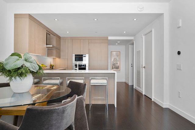 150 Seaport Blvd C, Boston, MA 02210