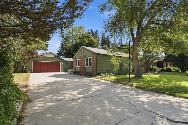 5057 W Harbourview Drive, Boise, ID 83703 property photo