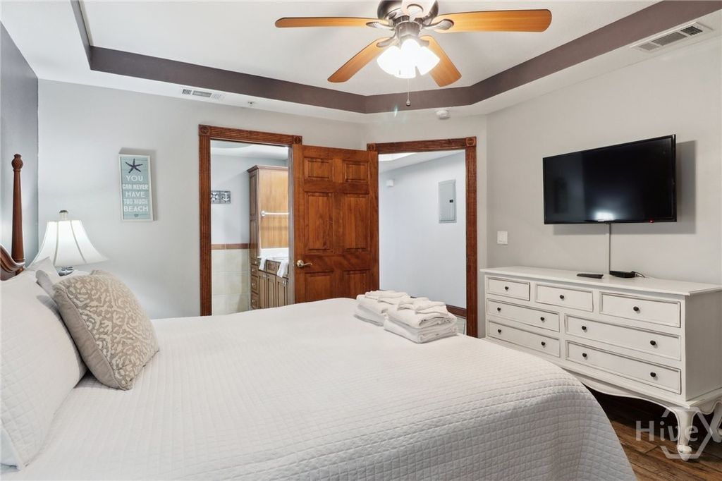 Image 13 of property listing at 404 BUTLER AVENUE Avenue, Tybee Island, GA 31328