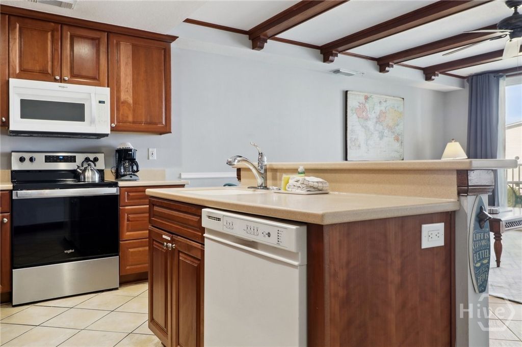 Image 9 of property listing at 404 BUTLER AVENUE Avenue, Tybee Island, GA 31328