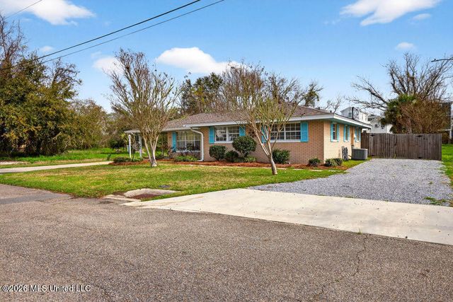 224 Saint Paul Avenue, Pass Christian, MS 39571