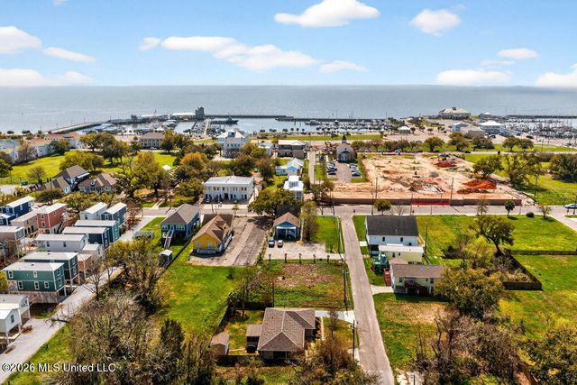 224 Saint Paul Avenue, Pass Christian, MS 39571