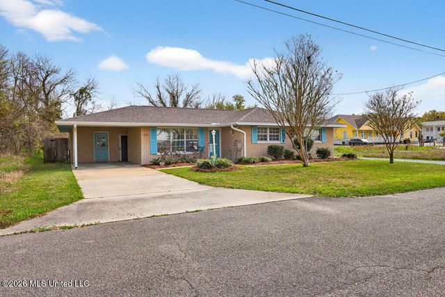 224 Saint Paul Avenue, Pass Christian, MS 39571