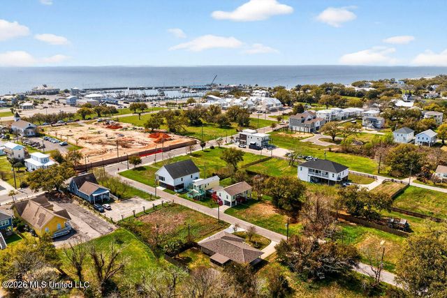 224 Saint Paul Avenue, Pass Christian, MS 39571