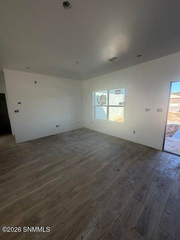 6549 Thrush Pl Street, Las Cruces, NM 88012