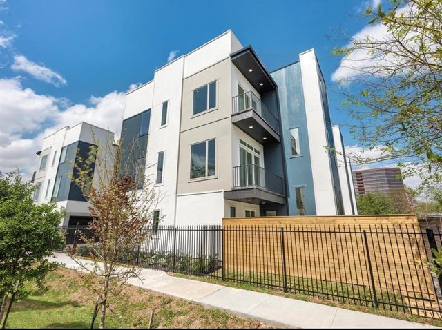 5910 Val Verde Street, Houston, TX 77057