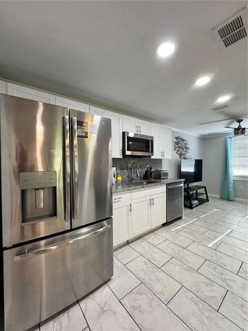2726 49TH AVENUE W 2726, Bradenton, FL 34207