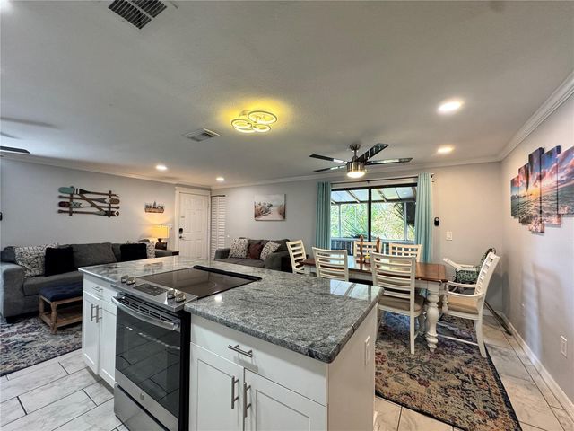 2726 49TH AVENUE W 2726, Bradenton, FL 34207